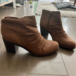 Arizona Jean Co Tan Booties 3 Inch Size 10